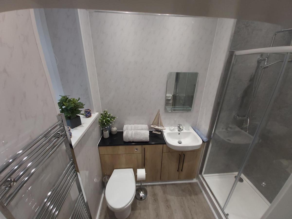 One Bedroom Flat, Very Close To Town Center. オーバン エクステリア 写真