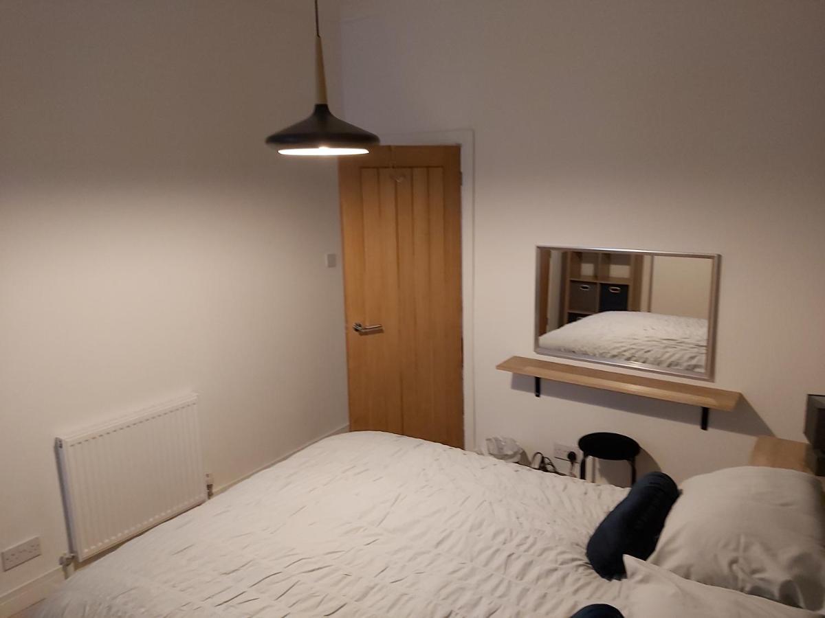 One Bedroom Flat, Very Close To Town Center. オーバン エクステリア 写真
