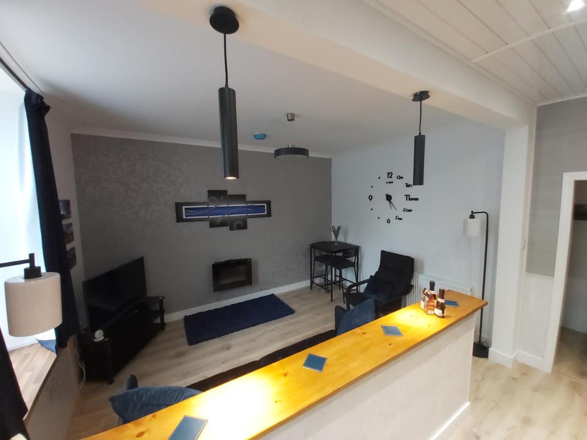 One Bedroom Flat, Very Close To Town Center. オーバン エクステリア 写真