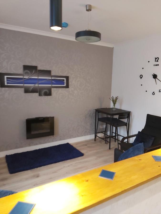 One Bedroom Flat, Very Close To Town Center. オーバン エクステリア 写真